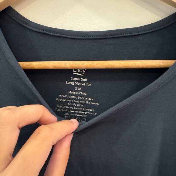 Dark Gray Long-sleeve Scrub Top Under Shirt! - Picture 4 of 5